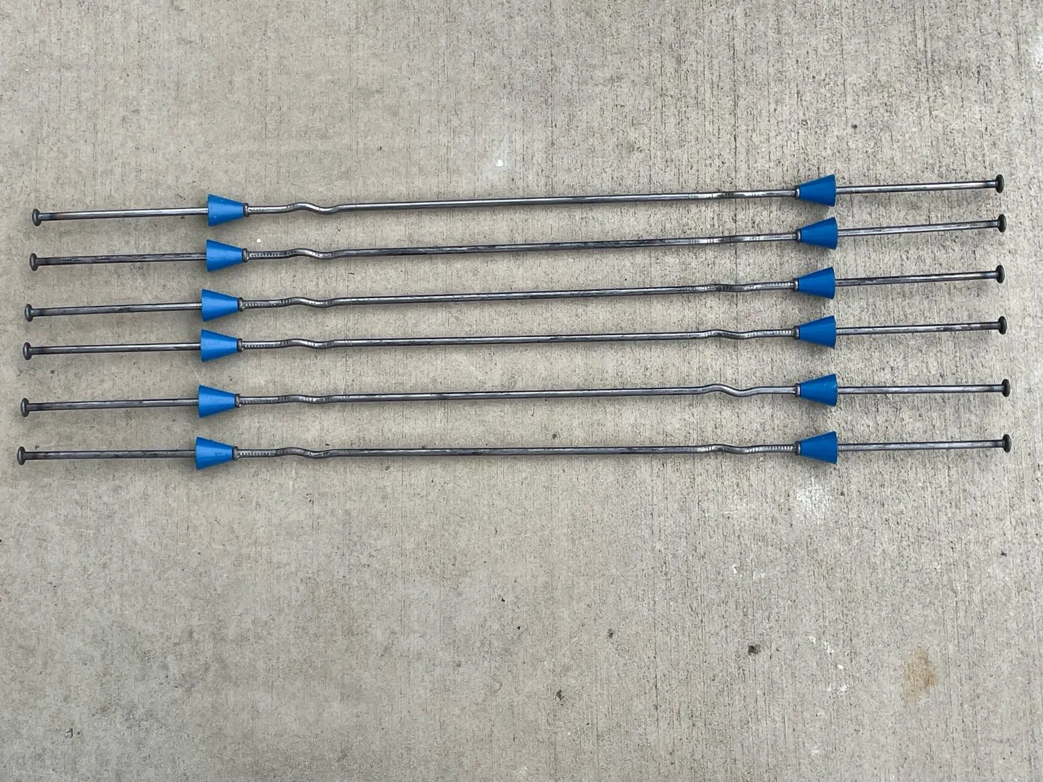 18" x 4 ¾" Standard Snap Ties For Concrete Forms (Short End) - 1" Plastic Cones