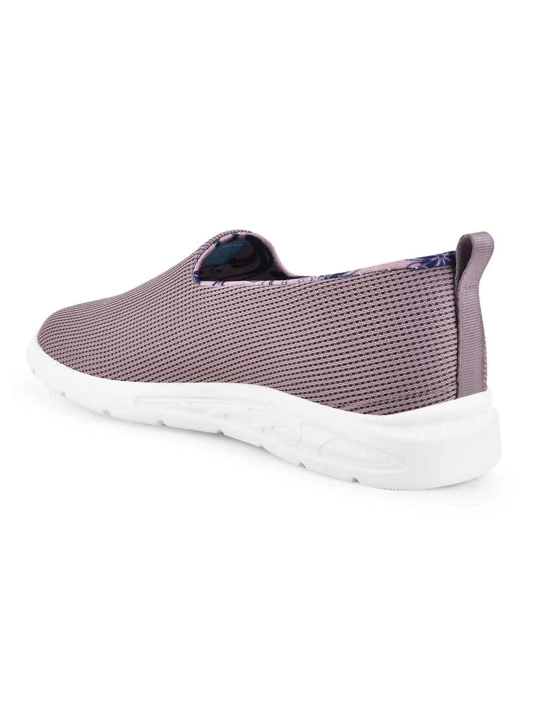 CAMP-FLYWALK Mauve Women's Slip-ons