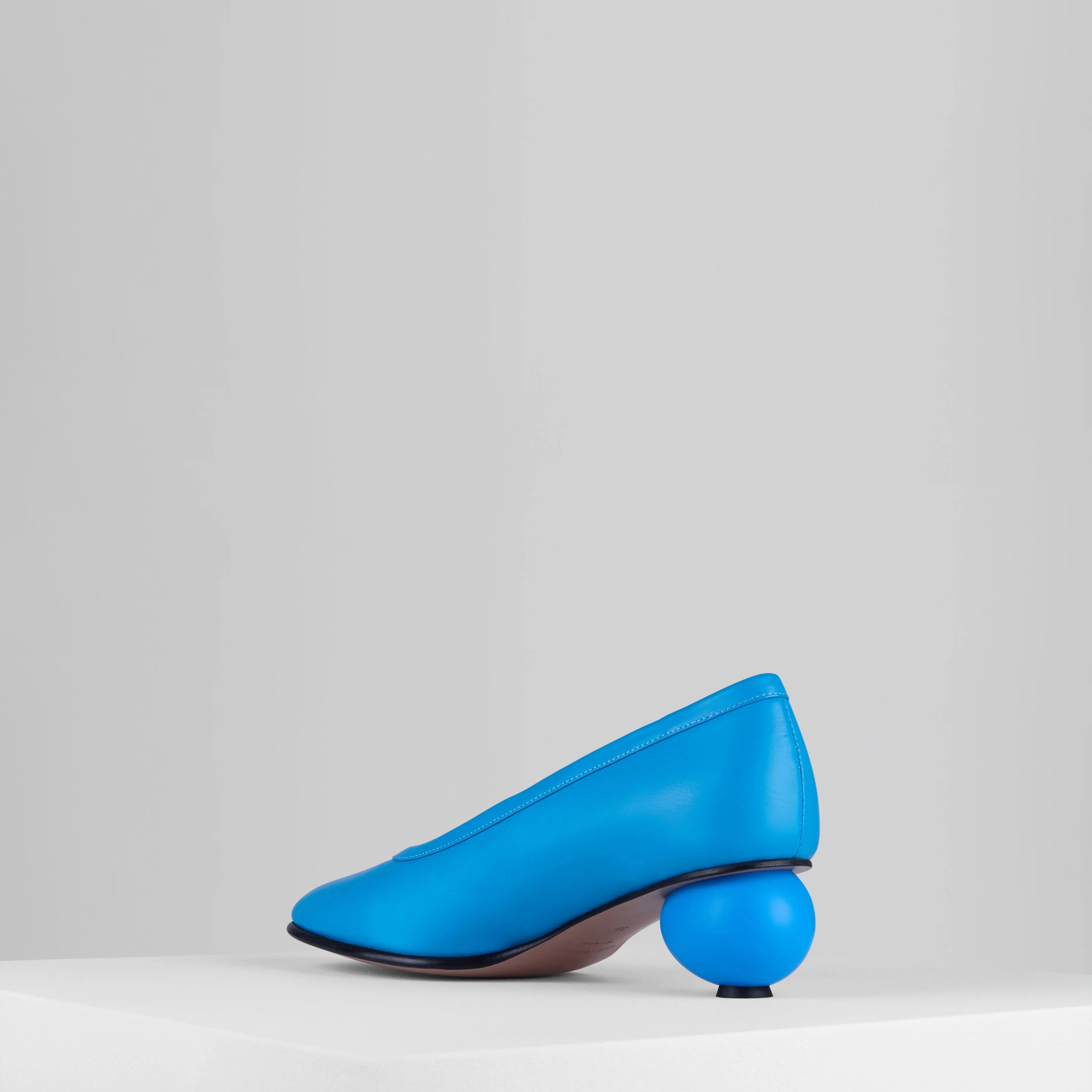 Egg Pumps in Turchese
